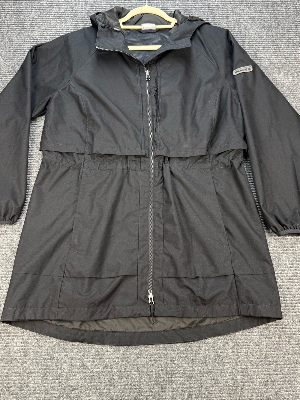Columbia Womens Black Hooded Rain Jacket L Mesh Lined Vent Back Drawstring Waist